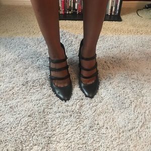 Black Vince Camuto heels